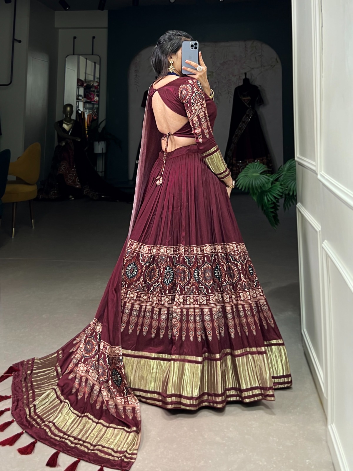 Lehenga Choli Gaji Silk - Image 5